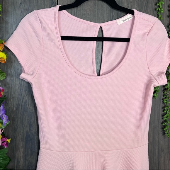 {💙2/$40💙Banana Lemon Pink Short Sleeve Fit & Flare Mini Dress Size M - Picture 5 of 15